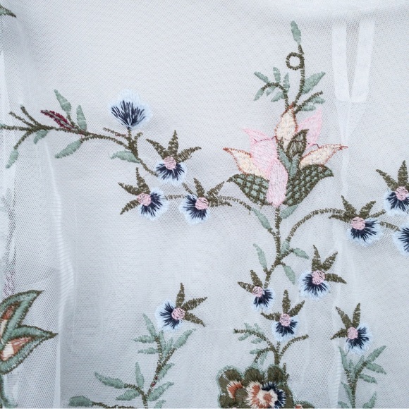 RIPE White Mesh Embroidered Top - Picture 4 of 6